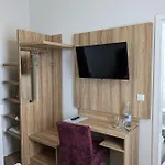 Отель Mandelhof *