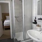 Mandelhof Hotel *